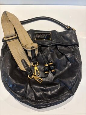 Marc by Marc Jacobs Black Leather Crossbody/Shoulder Bag with Beige Strap